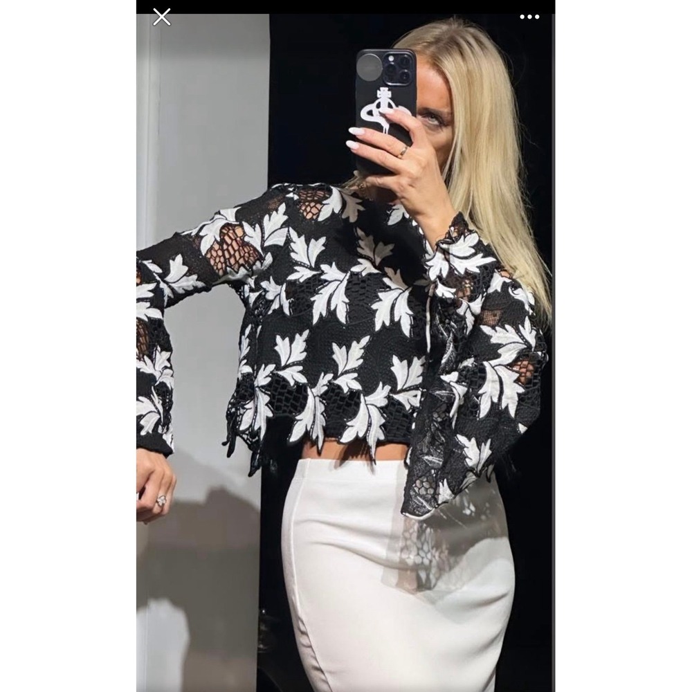 Dark romantic Lace Cropped layering piece  Bell Sleeve Scalloped Overlay